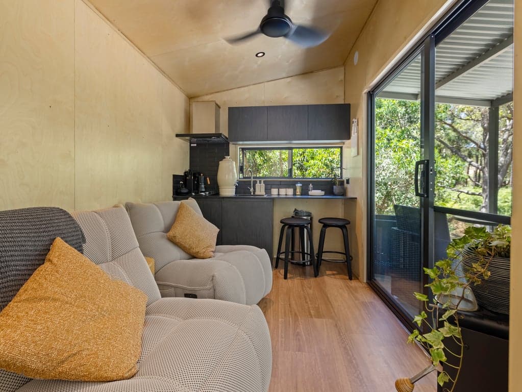 Luxury Tiny Farm Stay Bring Your Horse City Escape, North Dandalup, WA (photo 5)