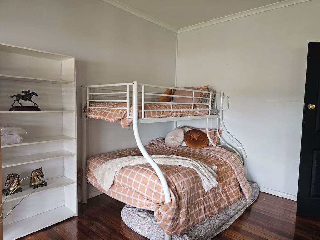 Farm Stay at Entire House, Large Pool Bar and 250 acre Horse Farm, Gundaroo, NSW (photo 2)