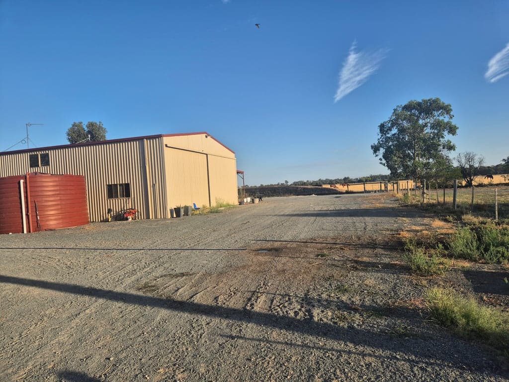 Farm Stay at Horse has a 5* bed and so do you..., Arcadia, VIC (photo 5)