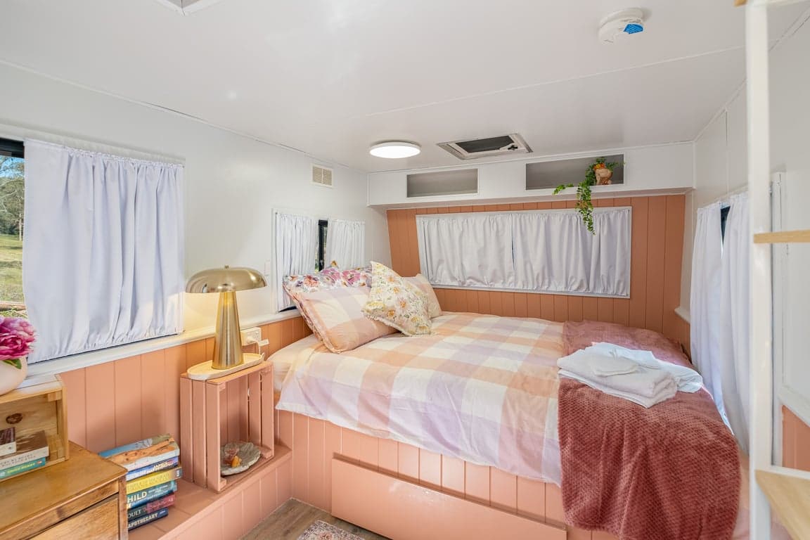 Farm Stay at Your bed & your horses mtr apart. No roughing it., Gheerulla, QLD (photo 4)