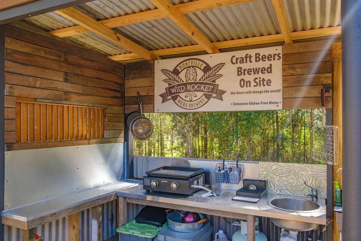 Farm Stay at Your bed & your horses mtr apart. No roughing it., Gheerulla, QLD (photo 10)
