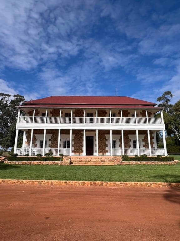 Farm Stay at We are a Heritage property with room for horses and guests., Buckland, WA