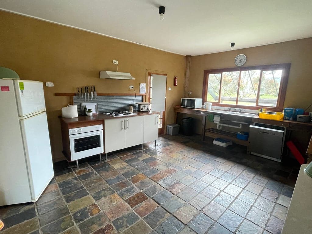 Farm Stay at Holiday with your horse! Accomodation option #1, Mooralla, VIC (photo 10)