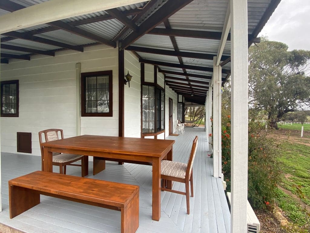 Farm Stay at Large cottage with stunning views over paddocks and hills., Buckland, WA (photo 8)