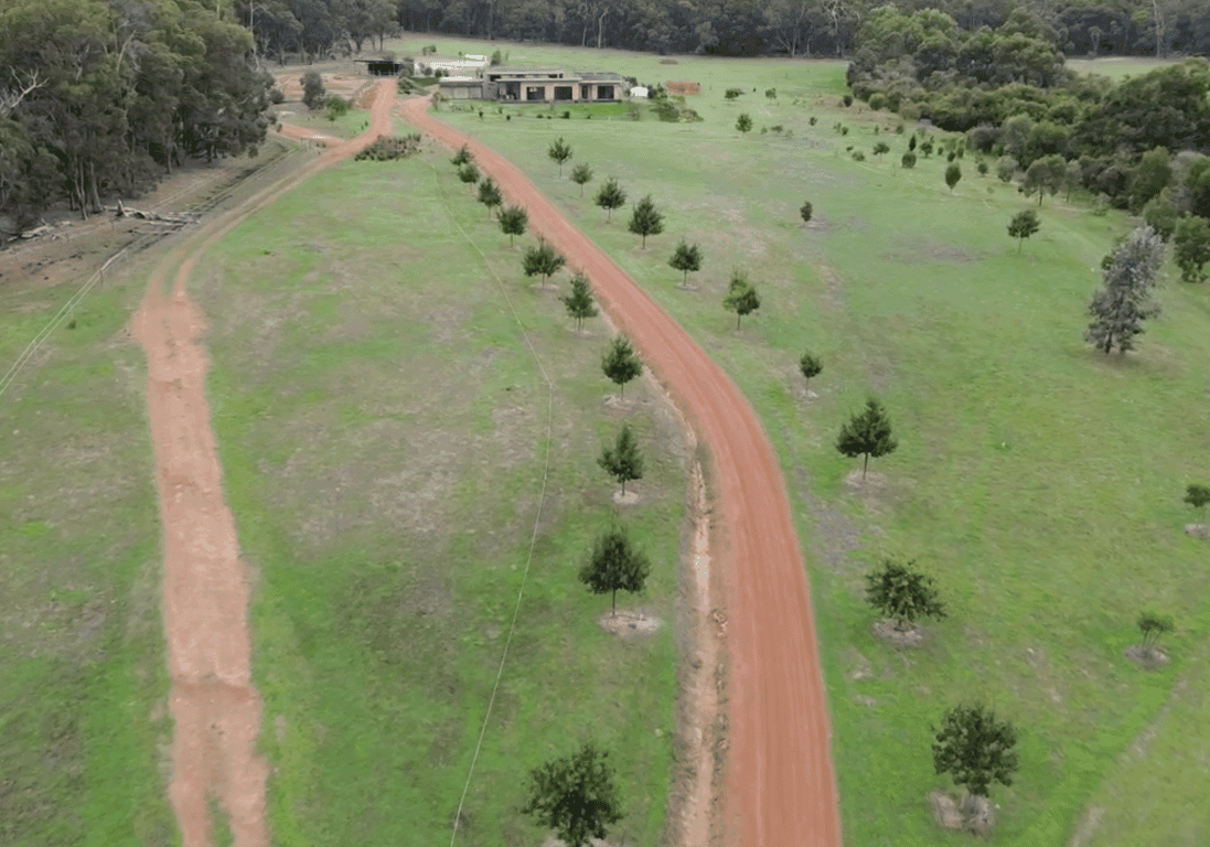 Farm Stay at A horse first accomodation, Treeton, WA (photo 10)