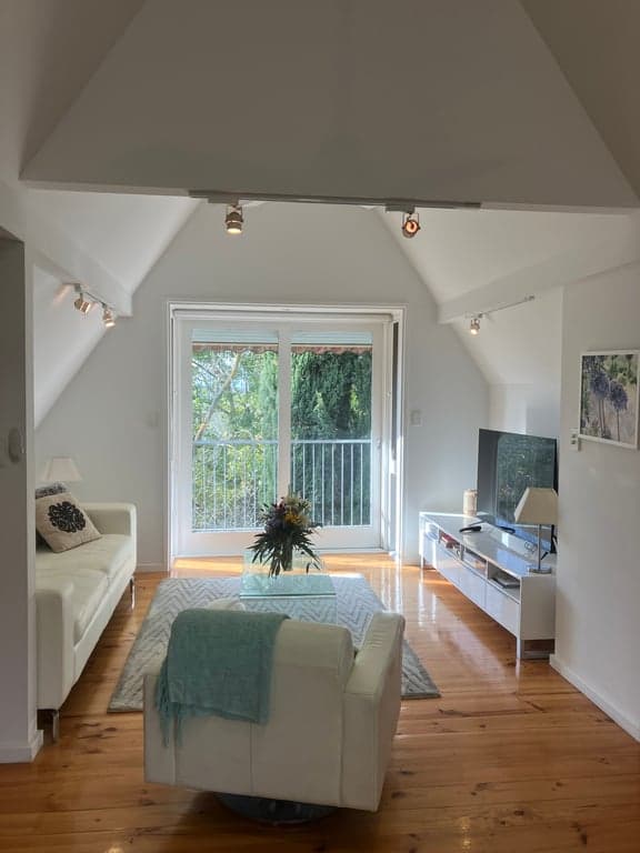 Farm Stay at Adelaide Hill spring board experience, Littlehampton, SA (photo 2)