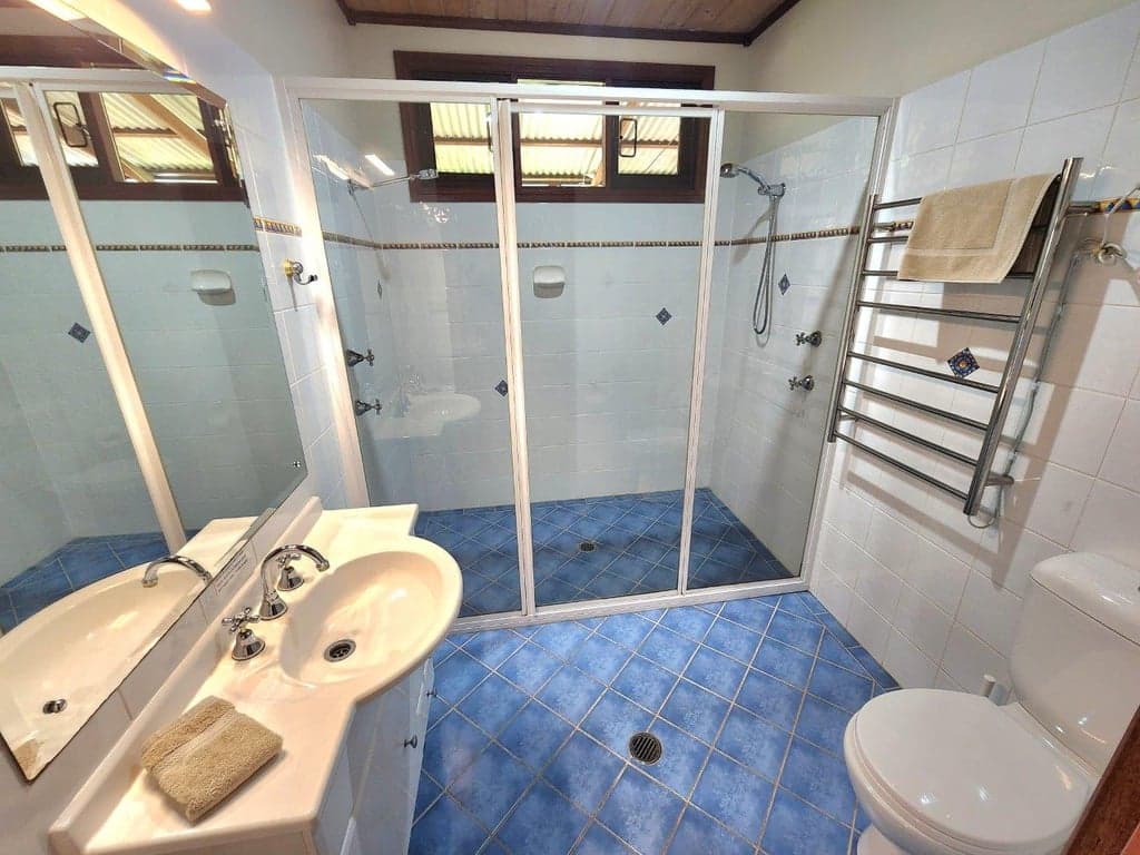 Farm Stay at Bilpin Country Lodge family accommodation in Blue Mtns NSW (photo 3)