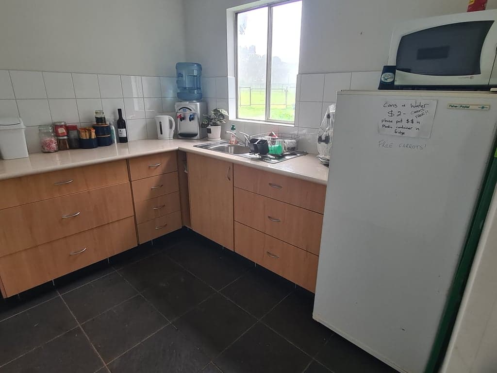 Farm Stay at Equestrian 5 star horse riding facility., Bedfordale, WA (photo 9)