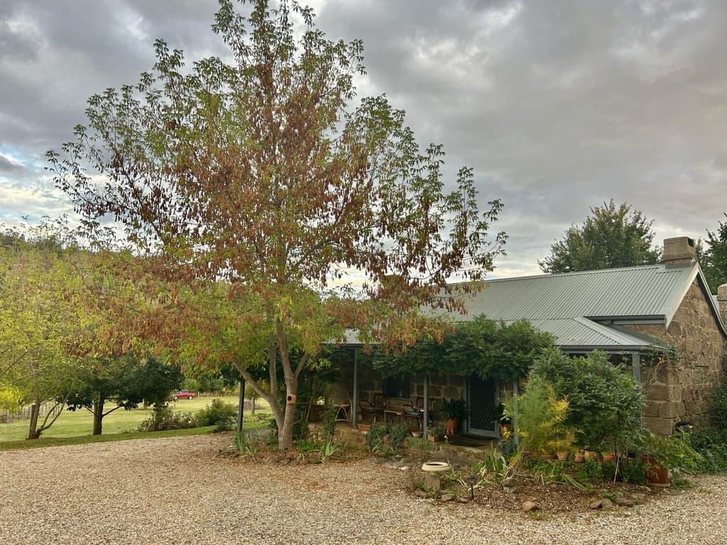 Farm Stay at Cottage stay where your horse is welcome, Cooma, NSW