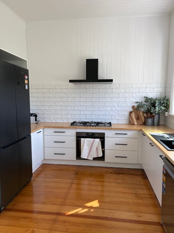 Farm Stay at 3 bedroom renovated Queenslander on 10 acres, Mount Alford, QLD (photo 3)