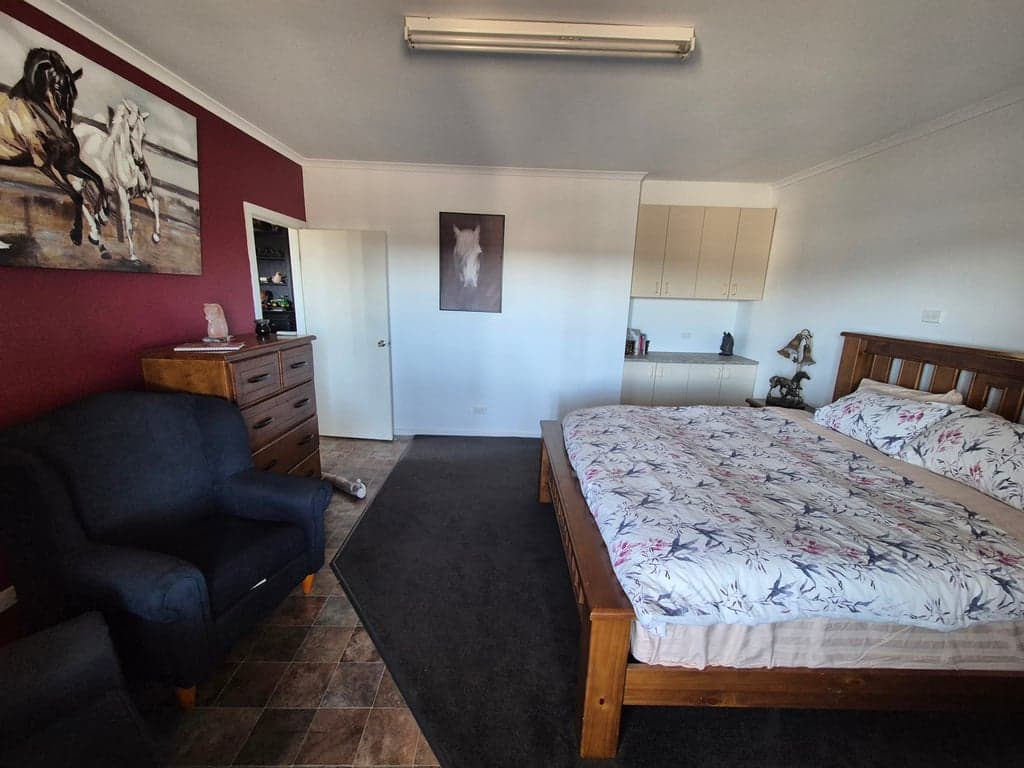 Farm Stay at Horse has a 5* bed and so do you..., Arcadia, VIC (photo 8)