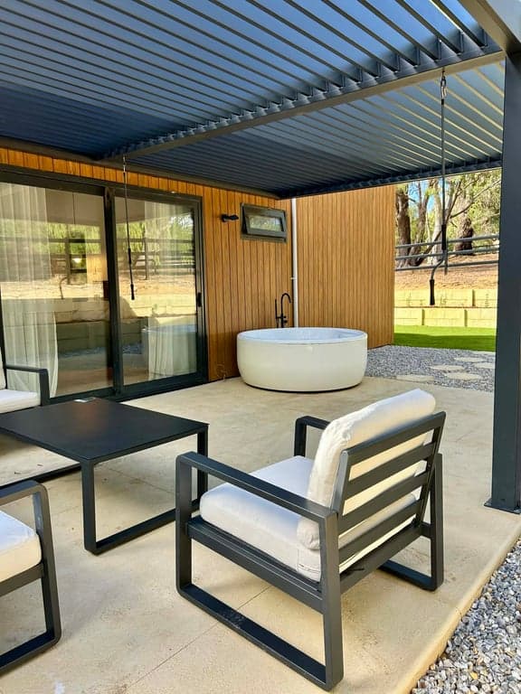 Farm Stay at Luxury Horse Retreat 🐎 | Group Getaway for 16, Herron, WA (photo 2)