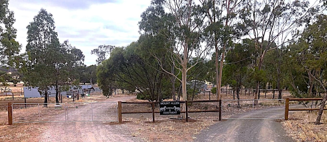 Overnight and short stays for you and your horse., Allendale North, SA