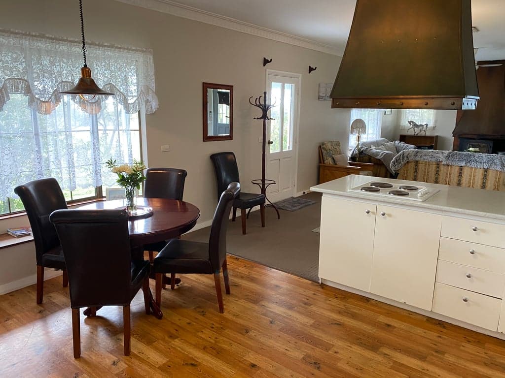 Farm Stay at Large cottage with stunning views over paddocks and hills., Buckland, WA (photo 2)